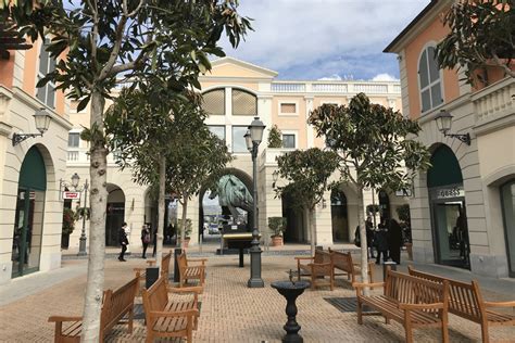 outlet la reggia caserta gucci|la reggia designer outlet.